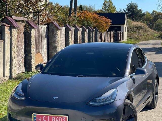 Серый Тесла Модель 3, объемом двигателя 0 л и пробегом 60 тыс. км за 12200 $, фото 1 на Automoto.ua
