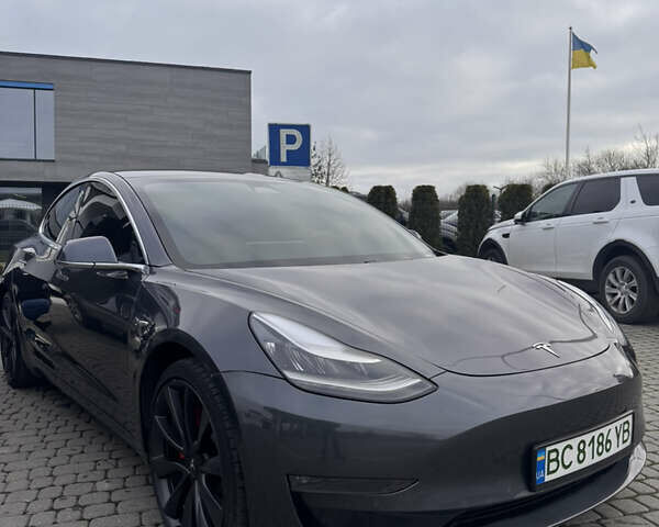Серый Тесла Модель 3, объемом двигателя 0 л и пробегом 114 тыс. км за 19500 $, фото 12 на Automoto.ua