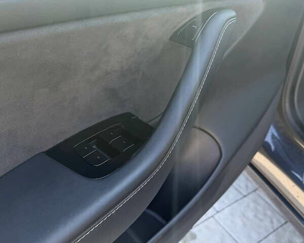 Сірий Тесла Модель 3, об'ємом двигуна 0 л та пробігом 124 тис. км за 20000 $, фото 14 на Automoto.ua