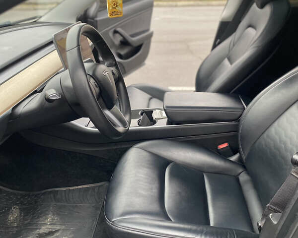 Серый Тесла Модель 3, объемом двигателя 0 л и пробегом 106 тыс. км за 17999 $, фото 23 на Automoto.ua