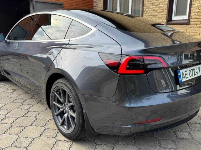 Сірий Тесла Модель 3, об'ємом двигуна 0 л та пробігом 77 тис. км за 21000 $, фото 2 на Automoto.ua