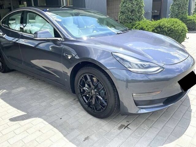 Серый Тесла Модель 3, объемом двигателя 0 л и пробегом 59 тыс. км за 17000 $, фото 1 на Automoto.ua