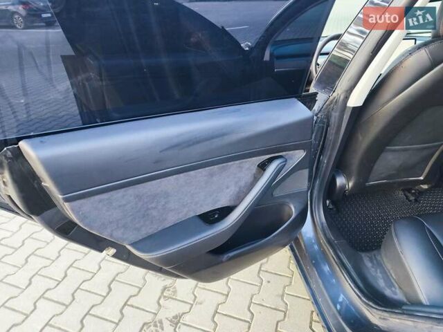 Сірий Тесла Модель 3, об'ємом двигуна 0 л та пробігом 90 тис. км за 16500 $, фото 10 на Automoto.ua