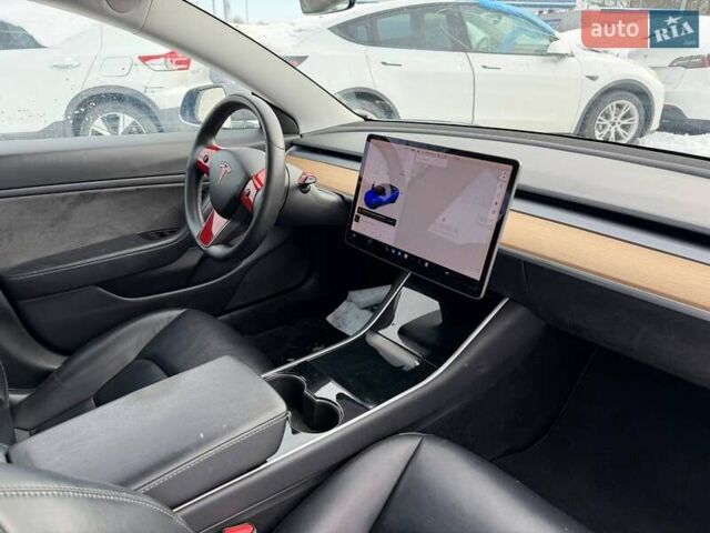 Серый Тесла Модель 3, объемом двигателя 0 л и пробегом 259 тыс. км за 12200 $, фото 6 на Automoto.ua