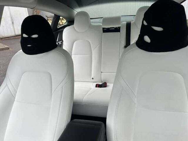 Сірий Тесла Модель 3, об'ємом двигуна 0 л та пробігом 29 тис. км за 14200 $, фото 17 на Automoto.ua