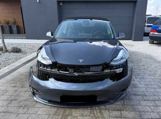 Сірий Тесла Модель 3, об'ємом двигуна 0 л та пробігом 57 тис. км за 11300 $, фото 8 на Automoto.ua