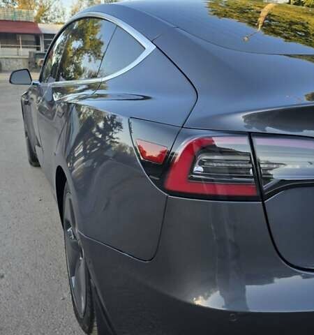 Серый Тесла Модель 3, объемом двигателя 0 л и пробегом 94 тыс. км за 15450 $, фото 2 на Automoto.ua