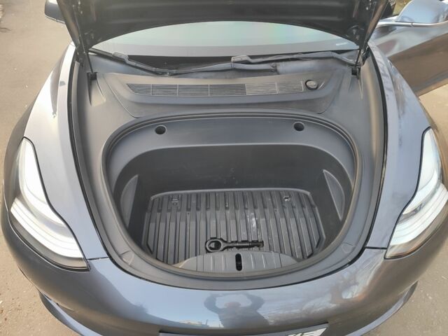 Сірий Тесла Модель 3, об'ємом двигуна 0 л та пробігом 104 тис. км за 14500 $, фото 10 на Automoto.ua