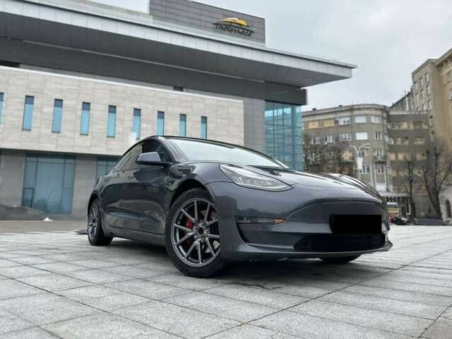Сірий Тесла Модель 3, об'ємом двигуна 0 л та пробігом 57 тис. км за 17000 $, фото 4 на Automoto.ua
