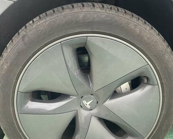 Сірий Тесла Модель 3, об'ємом двигуна 0 л та пробігом 143 тис. км за 15555 $, фото 1 на Automoto.ua