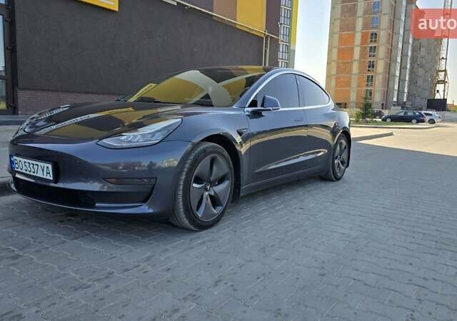 Серый Тесла Модель 3, объемом двигателя 0 л и пробегом 94 тыс. км за 15450 $, фото 6 на Automoto.ua