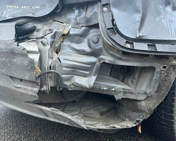 Серый Тесла Модель 3, объемом двигателя 0 л и пробегом 90 тыс. км за 15500 $, фото 4 на Automoto.ua