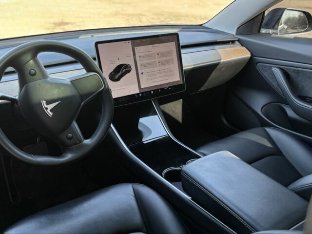 Сірий Тесла Модель 3, об'ємом двигуна 0 л та пробігом 71 тис. км за 26900 $, фото 10 на Automoto.ua