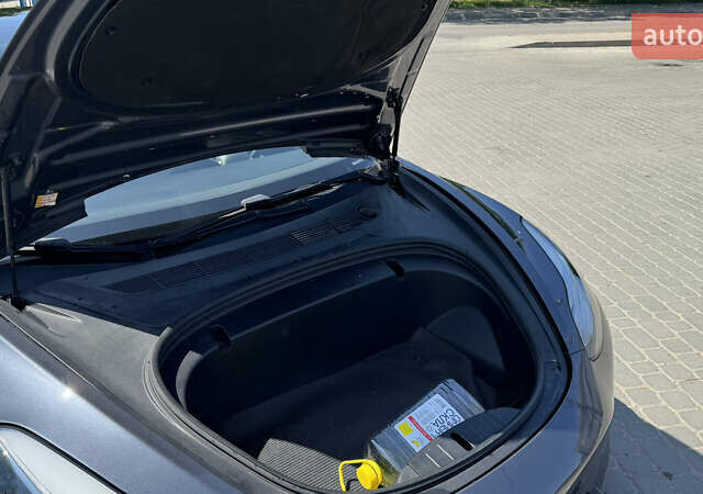 Тесла Модель 3 2020 в Ивано-Франковске на Automoto.ua Серый Тесла Модель 3, объемом двигателя 0 л и пробегом 80 тыс. км за 19999 $, фото 9 на Automoto.ua