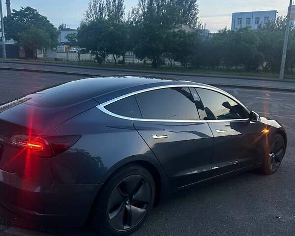 Сірий Тесла Модель 3, об'ємом двигуна 0 л та пробігом 55 тис. км за 16500 $, фото 3 на Automoto.ua
