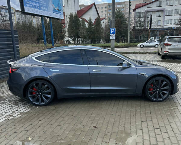 Серый Тесла Модель 3, объемом двигателя 0 л и пробегом 50 тыс. км за 20400 $, фото 6 на Automoto.ua
