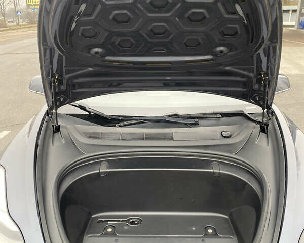 Серый Тесла Модель 3, объемом двигателя 0 л и пробегом 106 тыс. км за 17999 $, фото 18 на Automoto.ua