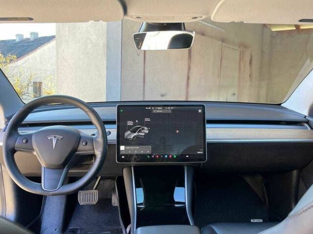 Серый Тесла Модель 3, объемом двигателя 0 л и пробегом 60 тыс. км за 12200 $, фото 3 на Automoto.ua