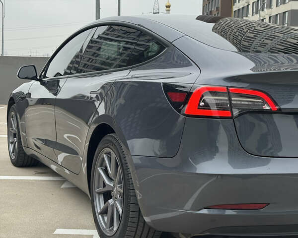 Серый Тесла Модель 3, объемом двигателя 0 л и пробегом 198 тыс. км за 15300 $, фото 8 на Automoto.ua