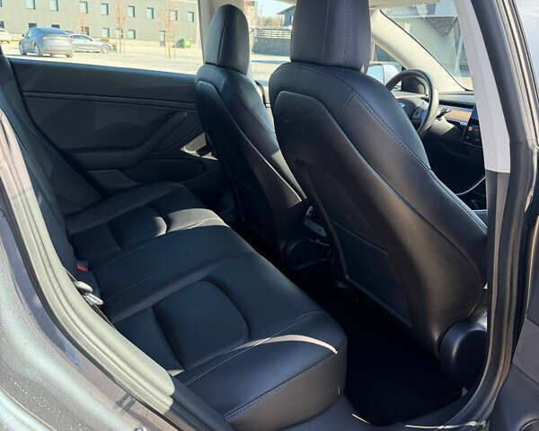 Сірий Тесла Модель 3, об'ємом двигуна 0 л та пробігом 124 тис. км за 20000 $, фото 20 на Automoto.ua