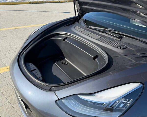 Сірий Тесла Модель 3, об'ємом двигуна 0 л та пробігом 124 тис. км за 20000 $, фото 13 на Automoto.ua