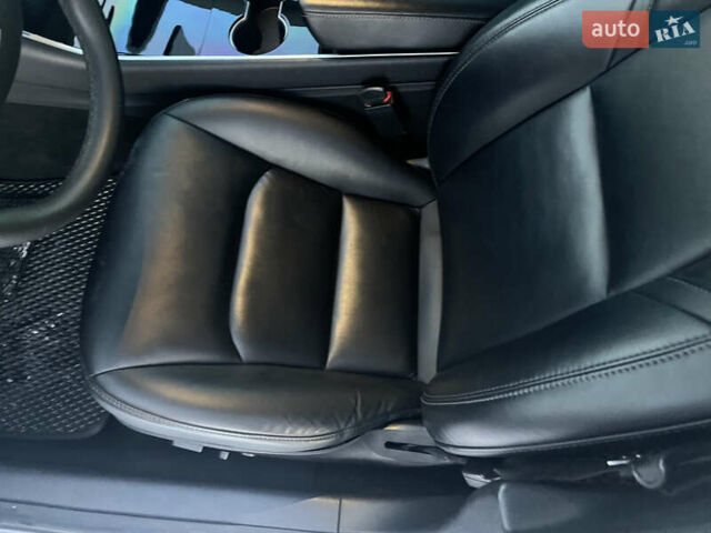 Сірий Тесла Модель 3, об'ємом двигуна 0 л та пробігом 95 тис. км за 17000 $, фото 26 на Automoto.ua