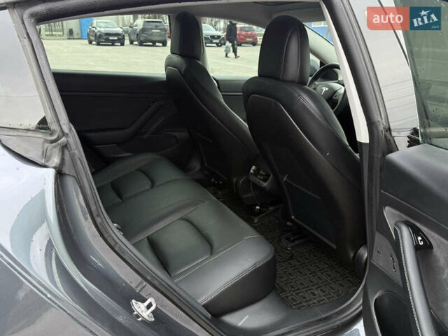 Сірий Тесла Модель 3, об'ємом двигуна 0 л та пробігом 113 тис. км за 17000 $, фото 12 на Automoto.ua