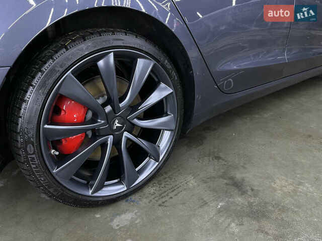 Серый Тесла Модель 3, объемом двигателя 0 л и пробегом 62 тыс. км за 26000 $, фото 10 на Automoto.ua