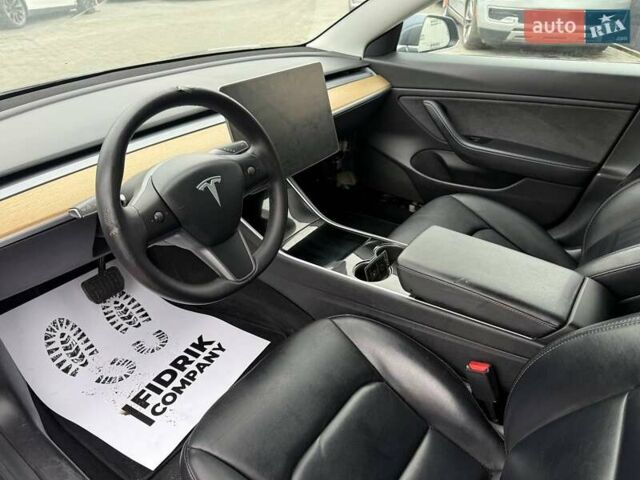 Сірий Тесла Модель 3, об'ємом двигуна 0 л та пробігом 177 тис. км за 10600 $, фото 10 на Automoto.ua