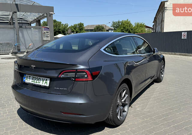 Тесла Модель 3 2020 в Ивано-Франковске на Automoto.ua Серый Тесла Модель 3, объемом двигателя 0 л и пробегом 80 тыс. км за 19999 $, фото 5 на Automoto.ua