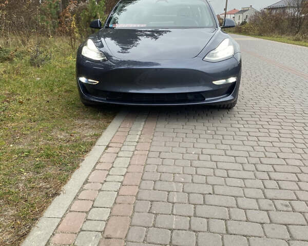 Серый Тесла Модель 3, объемом двигателя 0 л и пробегом 123 тыс. км за 21500 $, фото 3 на Automoto.ua