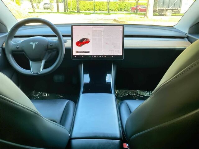 Тесла Модель 3 2020 у Одесі на Automoto.ua Сірий Тесла Модель 3, об'ємом двигуна 0 л та пробігом 41 тис. км за 8200 $, фото 8 на Automoto.ua