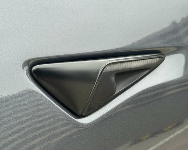 Серый Тесла Модель 3, объемом двигателя 0 л и пробегом 198 тыс. км за 15300 $, фото 17 на Automoto.ua