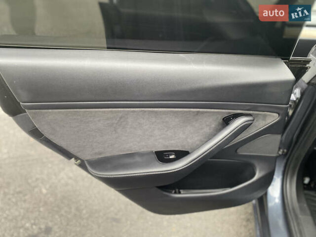 Серый Тесла Модель 3, объемом двигателя 0 л и пробегом 106 тыс. км за 17999 $, фото 26 на Automoto.ua