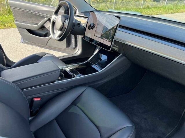 Серый Тесла Модель 3, объемом двигателя 0 л и пробегом 90 тыс. км за 11700 $, фото 10 на Automoto.ua