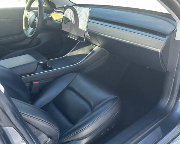 Сірий Тесла Модель 3, об'ємом двигуна 0 л та пробігом 188 тис. км за 17998 $, фото 16 на Automoto.ua