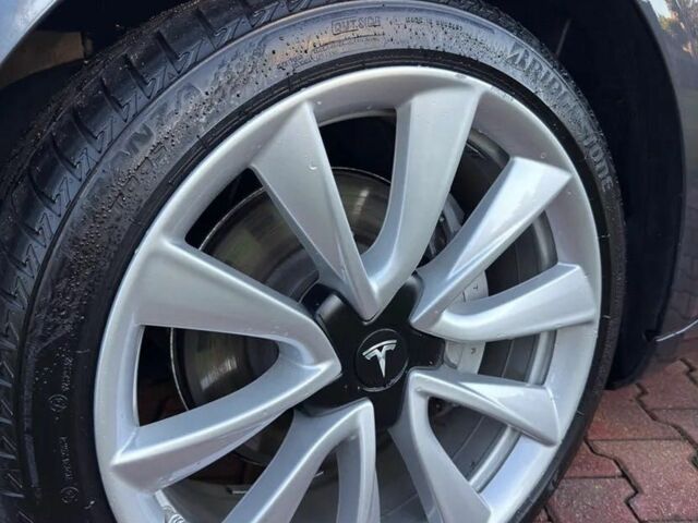 Сірий Тесла Модель 3, об'ємом двигуна 0 л та пробігом 75 тис. км за 12200 $, фото 17 на Automoto.ua