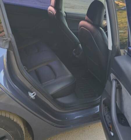 Серый Тесла Модель 3, объемом двигателя 0 л и пробегом 94 тыс. км за 15450 $, фото 10 на Automoto.ua