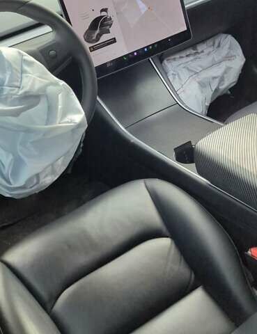 Сірий Тесла Модель 3, об'ємом двигуна 0 л та пробігом 84 тис. км за 13800 $, фото 10 на Automoto.ua