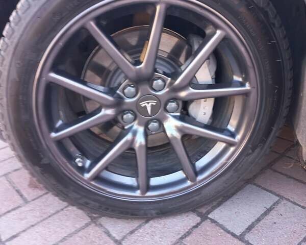 Сірий Тесла Модель 3, об'ємом двигуна 0 л та пробігом 85 тис. км за 22000 $, фото 18 на Automoto.ua