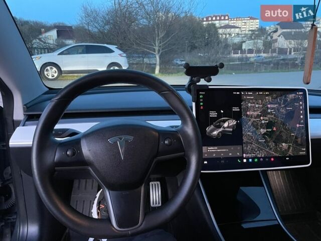 Серый Тесла Модель 3, объемом двигателя 0 л и пробегом 120 тыс. км за 19000 $, фото 5 на Automoto.ua