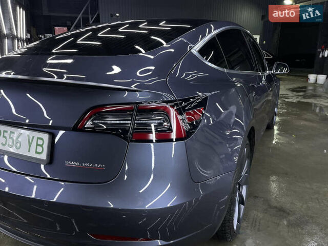 Серый Тесла Модель 3, объемом двигателя 0 л и пробегом 62 тыс. км за 26000 $, фото 11 на Automoto.ua