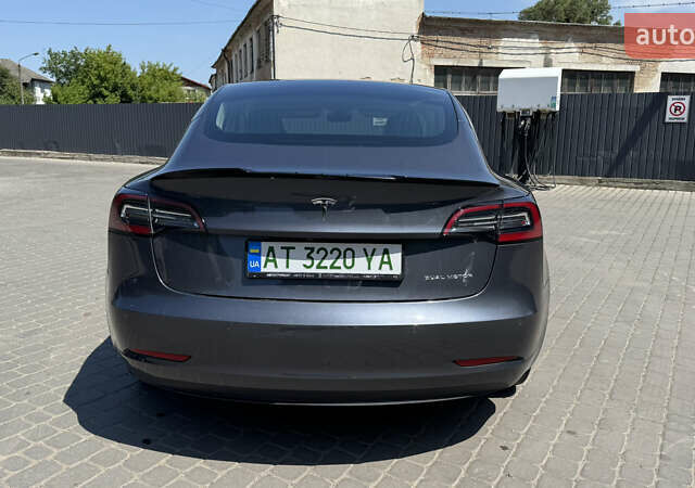 Тесла Модель 3 2020 в Ивано-Франковске на Automoto.ua Серый Тесла Модель 3, объемом двигателя 0 л и пробегом 80 тыс. км за 19999 $, фото 4 на Automoto.ua