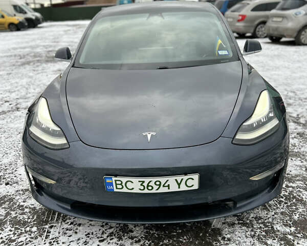 Серый Тесла Модель 3, объемом двигателя 0 л и пробегом 183 тыс. км за 16900 $, фото 1 на Automoto.ua