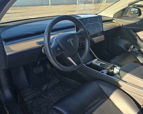 Серый Тесла Модель 3, объемом двигателя 0 л и пробегом 138 тыс. км за 17400 $, фото 4 на Automoto.ua