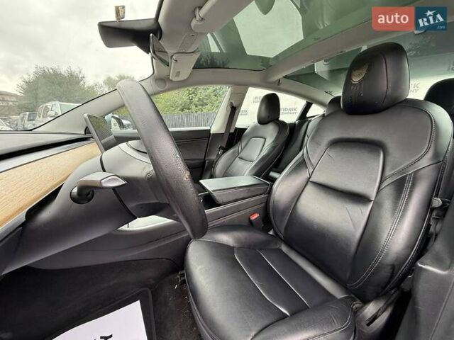 Сірий Тесла Модель 3, об'ємом двигуна 0 л та пробігом 177 тис. км за 10600 $, фото 6 на Automoto.ua