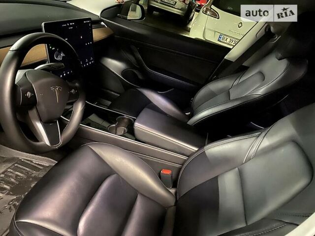 Серый Тесла Модель 3, объемом двигателя 0 л и пробегом 118 тыс. км за 19950 $, фото 13 на Automoto.ua