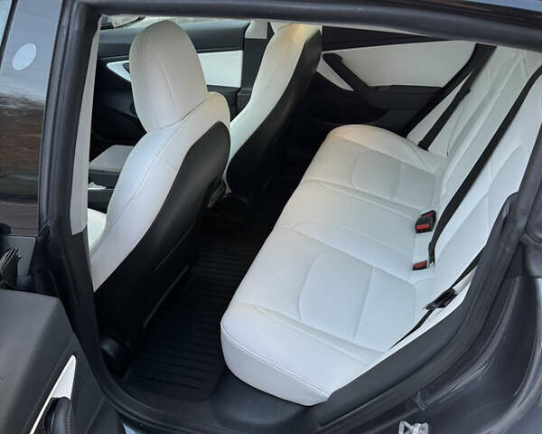 Сірий Тесла Модель 3, об'ємом двигуна 0 л та пробігом 111 тис. км за 16850 $, фото 28 на Automoto.ua