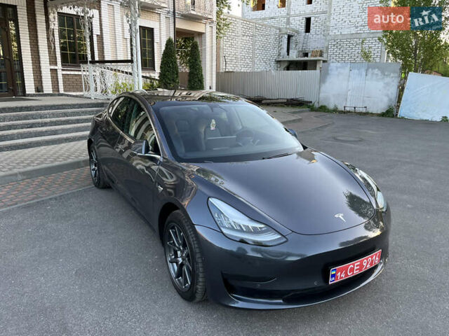 Серый Тесла Модель 3, объемом двигателя 0 л и пробегом 69 тыс. км за 16999 $, фото 59 на Automoto.ua