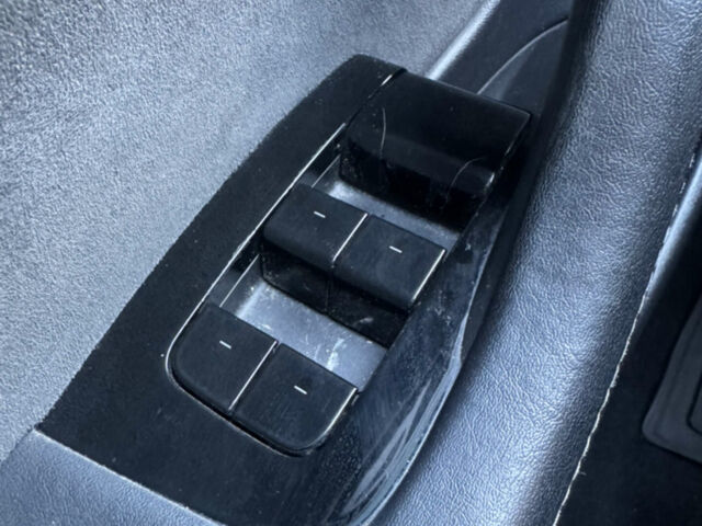 Сірий Тесла Модель 3, об'ємом двигуна 0 л та пробігом 165 тис. км за 16800 $, фото 18 на Automoto.ua